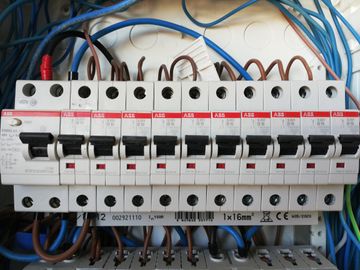 elektryczna skrzynka rozdzielcza