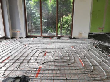 instalacja ogrzewania podłogowego